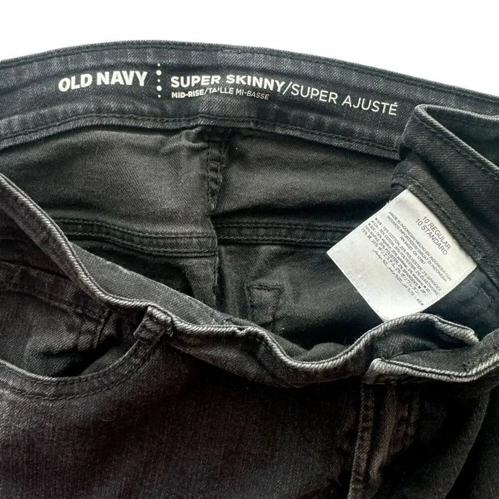 Old Navy Black Super Skinny Mid Rise Women’s Size 10R